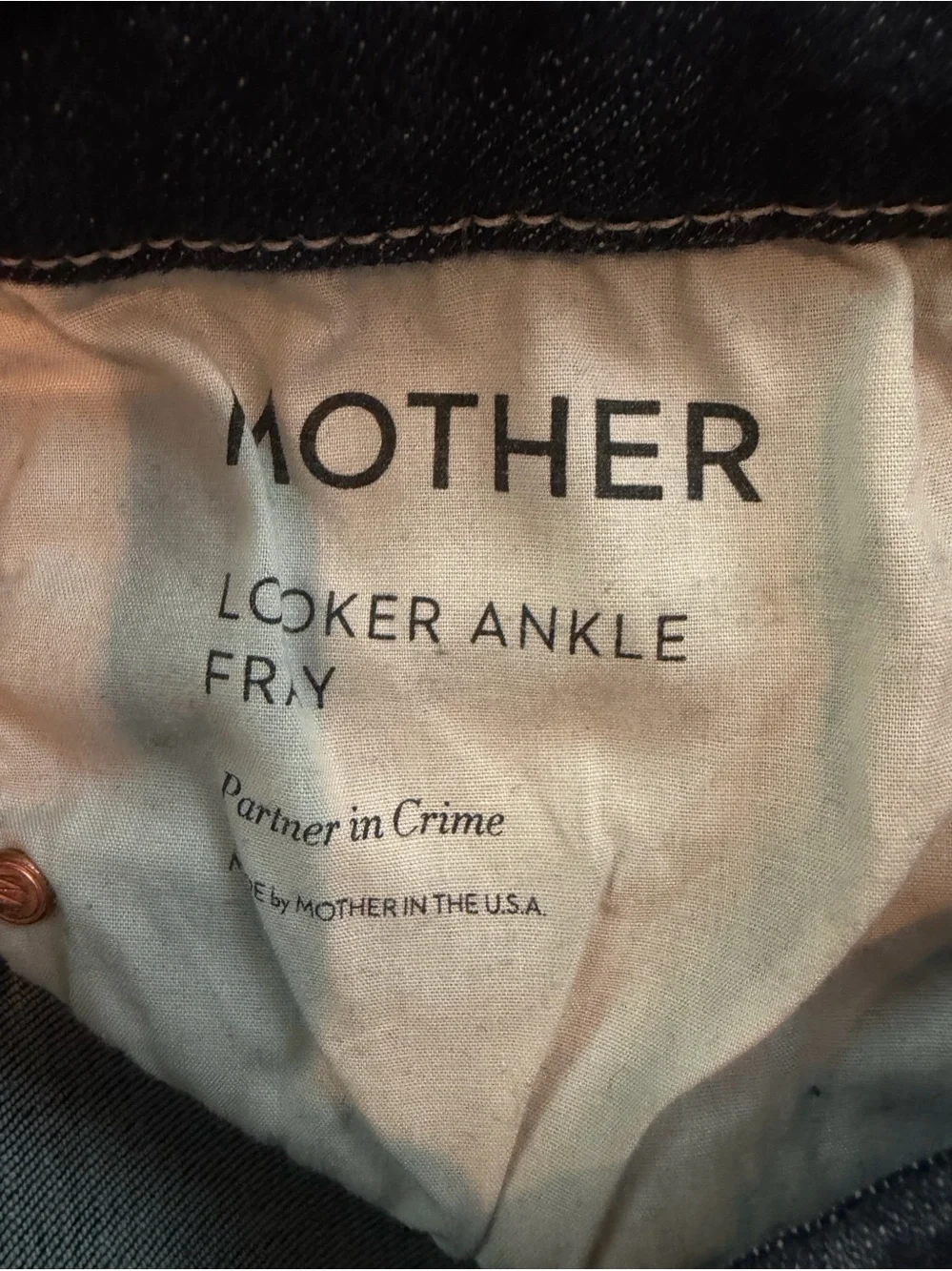 MOTHER Women’s Distressed Ankle Jeans in Faded Blue